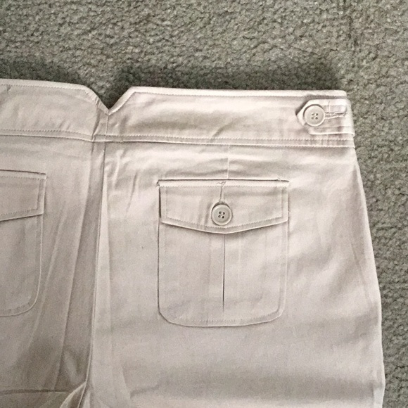 The Limited Beige colored shorts - Picture 6 of 6